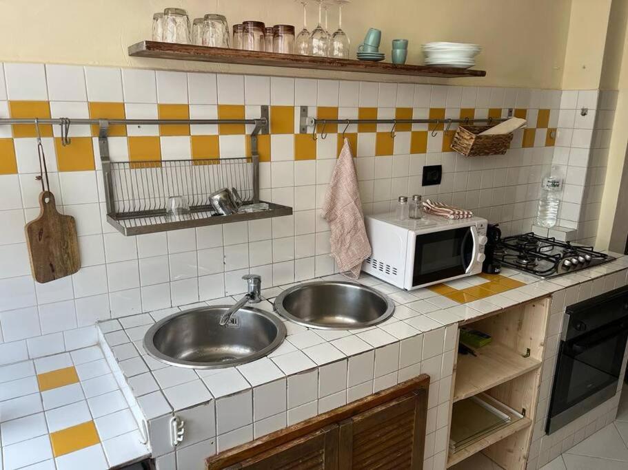 Appartamento In Centro A Ливорно Экстерьер фото